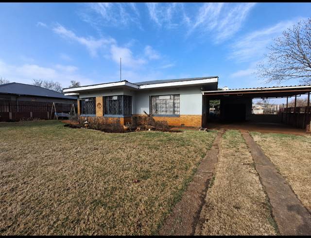 3 BEDROOM HOUSE FOR SALE IN THREE RIVERS